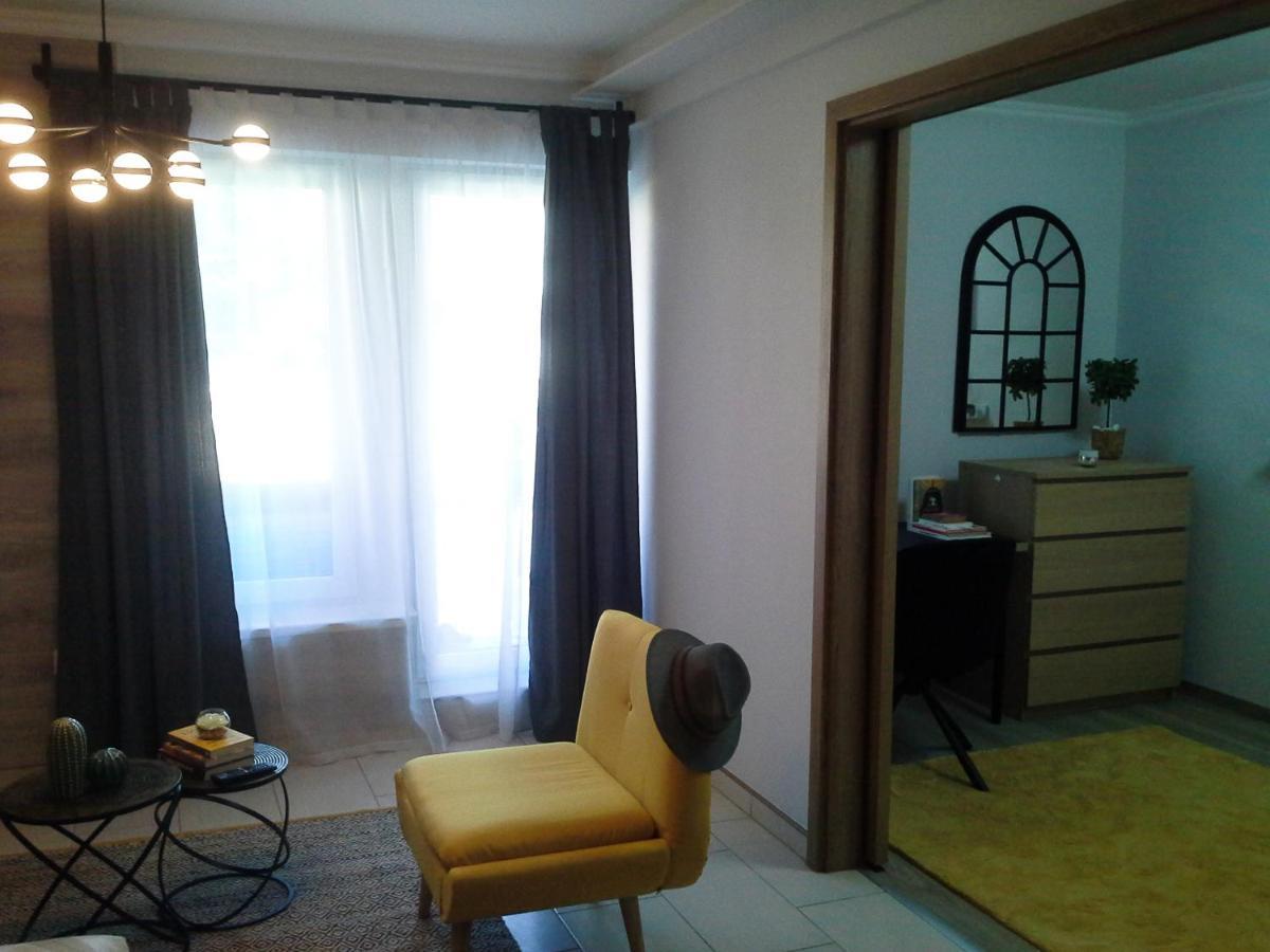 Alexandra Apartment Hajduszoboszlo - Chic Flat Ngoại thất bức ảnh